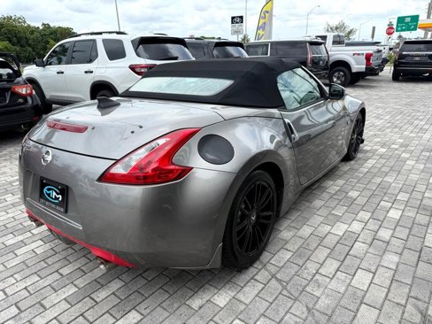 Used 2010 Nissan 370Z Touring image 8