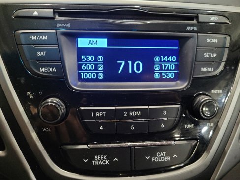 Used 2016 Hyundai Elantra SE image 25