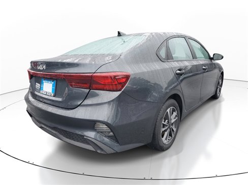 Used 2024 Kia Forte LXS image 6