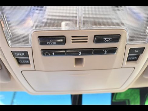 Used 2014 Toyota Camry L image 17