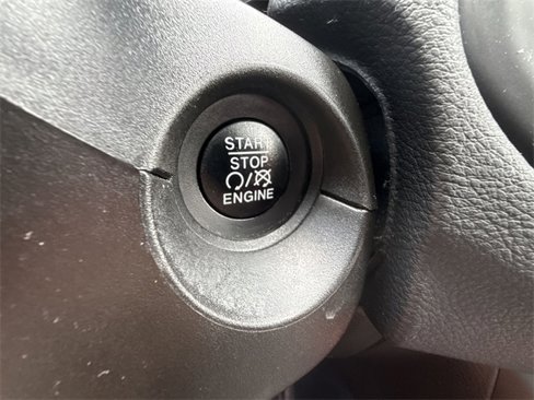 Used 2019 Jeep Compass Latitude image 16