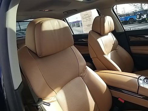 Used 2011 BMW 750i xDrive image 35