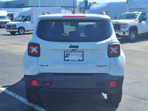 Used 2016 Jeep Renegade Trailhawk image 5