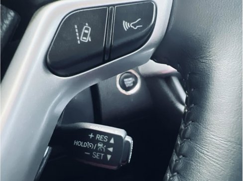 Used 2019 Toyota Highlander SE image 17