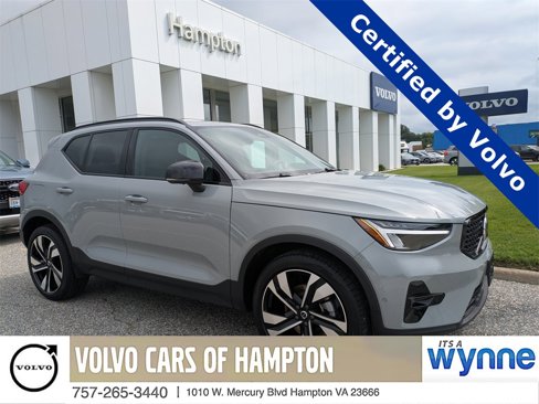 Certified 2025 Volvo XC40 B5 Plus image 1
