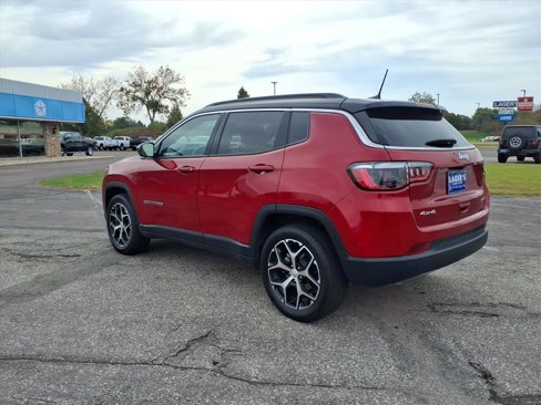 Used 2024 Jeep Compass Limited image 5