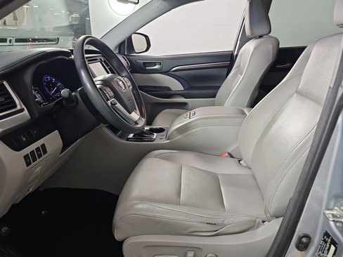 Used 2014 Toyota Highlander Limited image 4