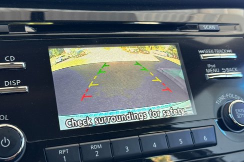 Used 2014 Nissan Rogue S image 22