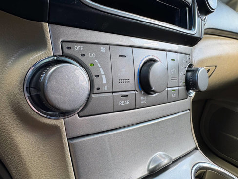 Used 2013 Toyota Highlander Plus image 21