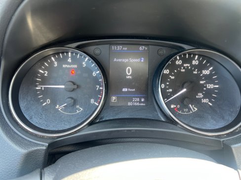 Used 2018 Nissan Rogue S image 21