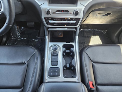 Used 2021 Ford Explorer XLT w/ Equipment Group 202A image 17