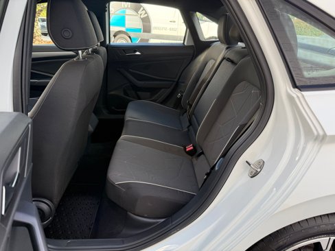 Used 2025 Volkswagen Jetta Sport image 13