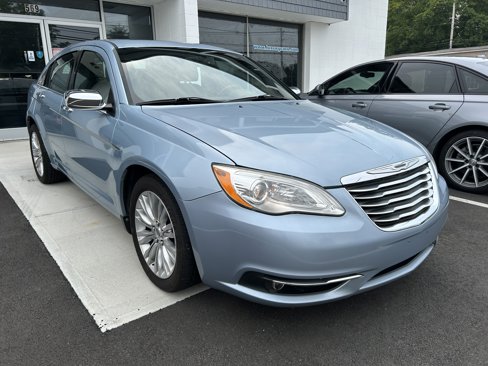 Used 2012 Chrysler 200 Limited image 1
