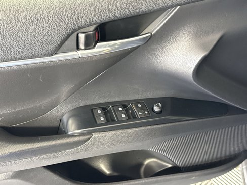 Used 2020 Toyota Camry SE image 15