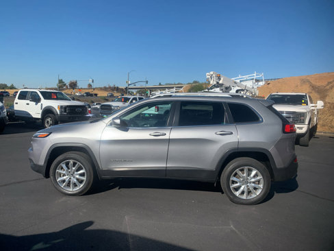 Used 2016 Jeep Cherokee Limited w/ Luxury Group image 8