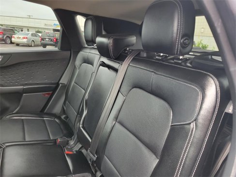 Used 2020 Ford Escape Titanium image 17