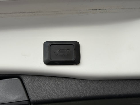 Used 2019 Toyota RAV4 XLE image 18