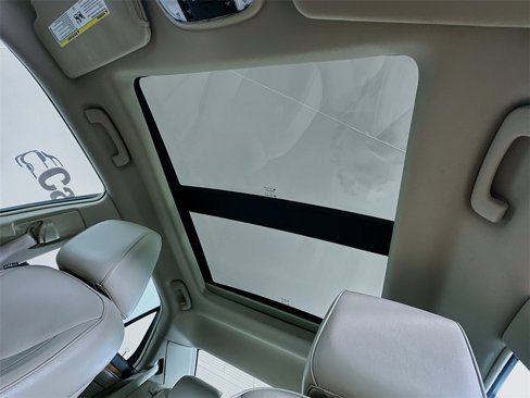 Used 2013 Chrysler 300 C image 21