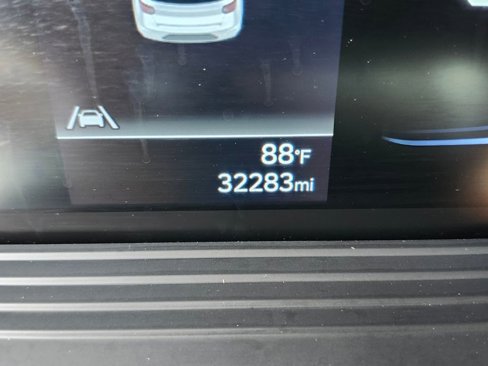 Used 2023 Hyundai Venue SEL image 30