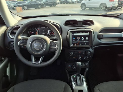 Certified 2022 Jeep Renegade Latitude image 12