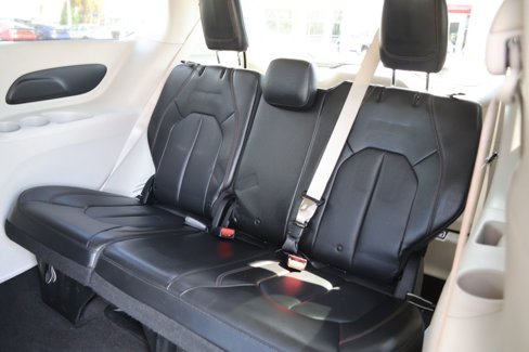 Used 2019 Chrysler Pacifica Touring-L image 12
