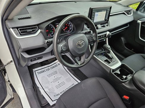 Used 2019 Toyota RAV4 LE image 9