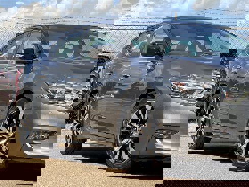 Used 2018 Nissan Maxima Platinum image 3
