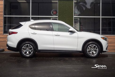 Used 2020 Alfa Romeo Stelvio image 2
