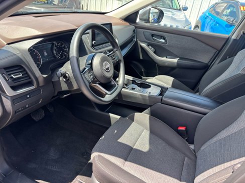 Used 2023 Nissan Rogue SV image 11