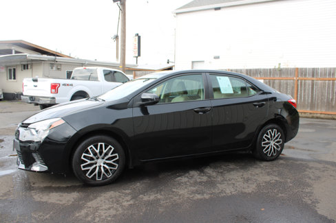 Used 2015 Toyota Corolla LE image 3