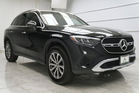 Used 2024 Mercedes-Benz GLC 300 4MATIC image 2