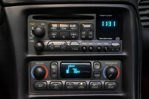 Used 1999 Chevrolet Corvette Coupe w/ Roof Pkg image 27