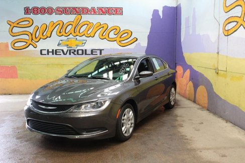 Used 2015 Chrysler 200 LX image 2
