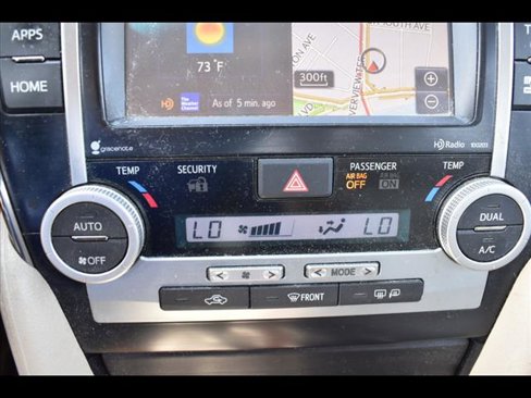 Used 2014 Toyota Camry L image 14