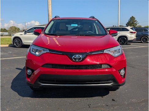 Used 2017 Toyota RAV4 Platinum image 2
