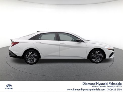 Used 2025 Hyundai Elantra Sport image 8