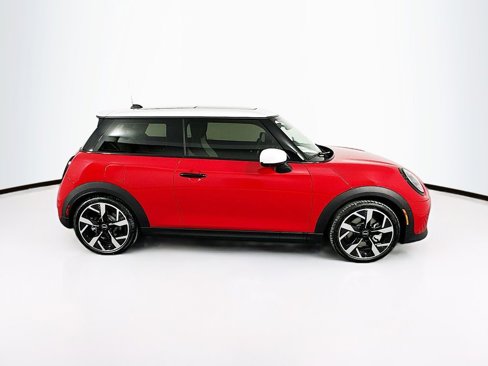 Certified 2025 MINI Cooper S image 4