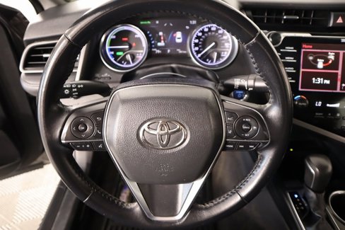 Used 2019 Toyota Camry LE image 3