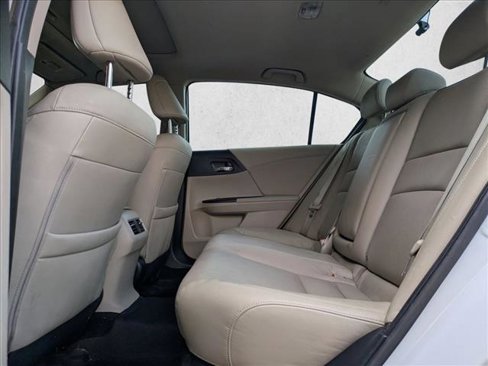Used 2017 Honda Accord Touring image 19