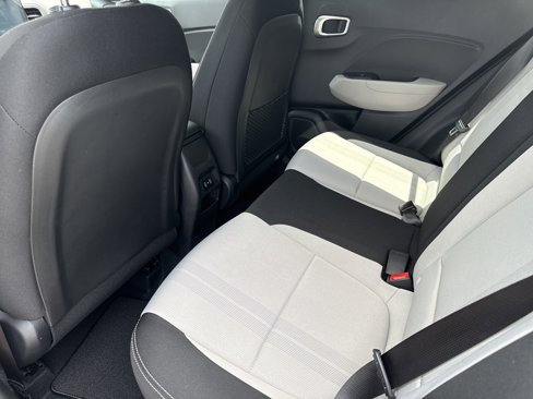 New 2025 Hyundai Venue SEL image 13