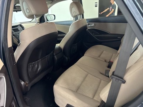 Used 2015 Hyundai Santa Fe GLS image 18