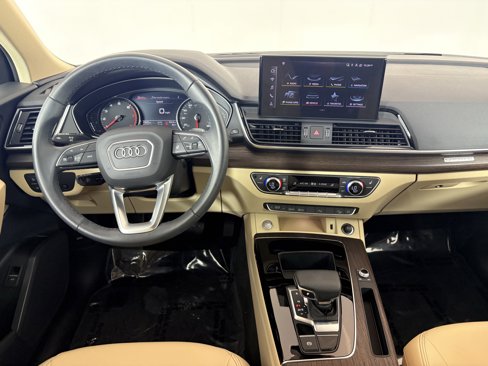 Used 2024 Audi Q5 2.0T Premium w/ Convenience Package image 12