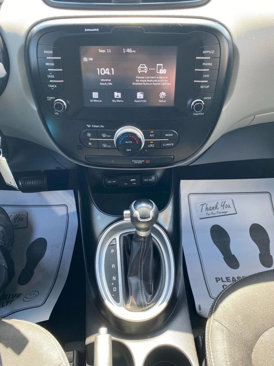 Used 2018 Kia Soul + image 18