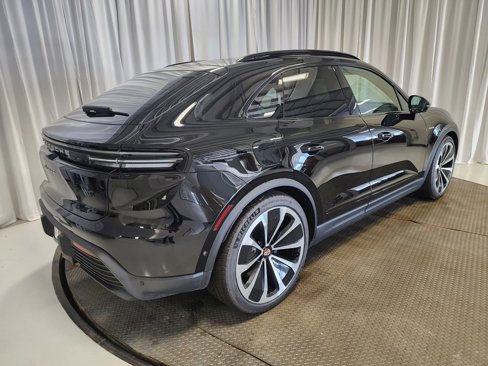 New 2025 Porsche Macan 4S Electric image 27