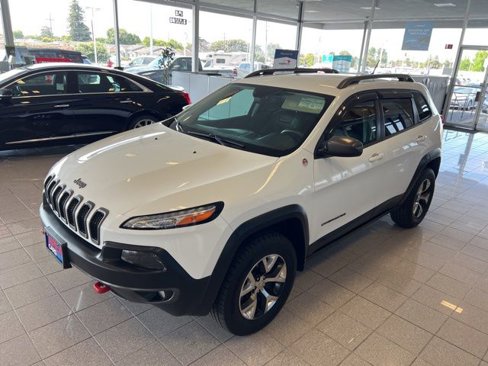 Used 2014 Jeep Cherokee Trailhawk w/ Comfort/Convenience Group image 16