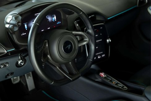 Used 2023 McLaren Artura image 9