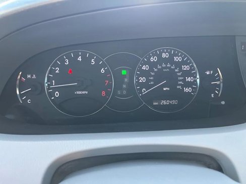 Used 2010 Toyota Avalon XLS image 8