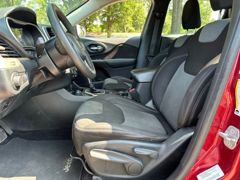 Used 2014 Jeep Cherokee Sport image 12