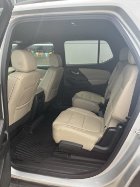 Used 2022 Chevrolet Traverse LT image 9