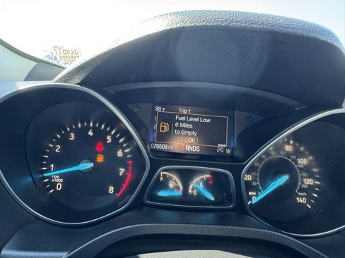 Used 2019 Ford Escape SEL image 11